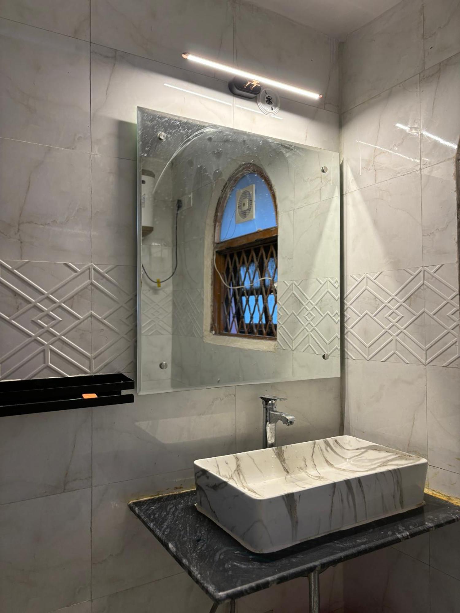 Atharva'S Homestay By Goaround Homes - Nehru Enclave Metro, South Delhi Új-Delhi Kültér fotó