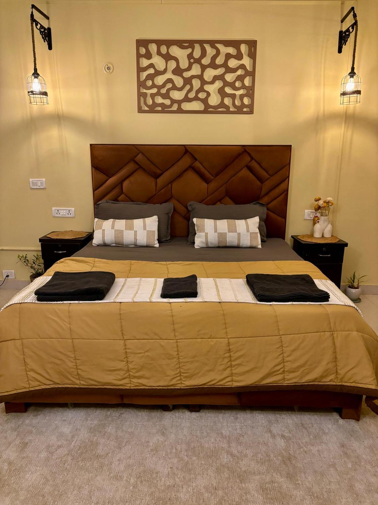 Atharva'S Homestay By Goaround Homes - Nehru Enclave Metro, South Delhi Új-Delhi Kültér fotó