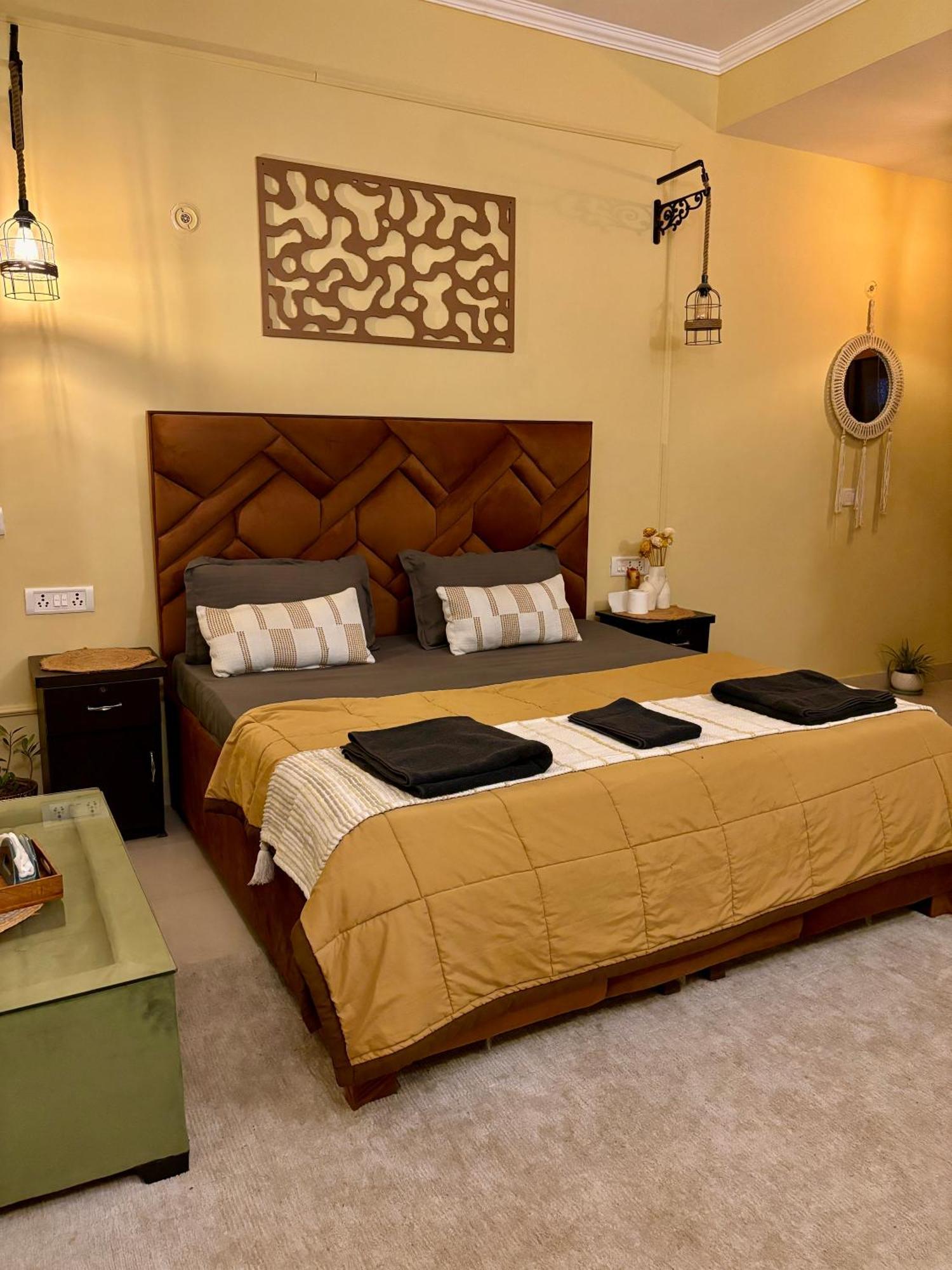 Atharva'S Homestay By Goaround Homes - Nehru Enclave Metro, South Delhi Új-Delhi Kültér fotó