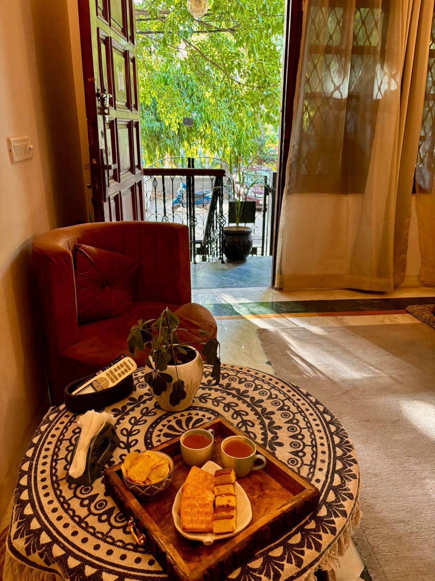 Atharva'S Homestay By Goaround Homes - Nehru Enclave Metro, South Delhi Új-Delhi Kültér fotó
