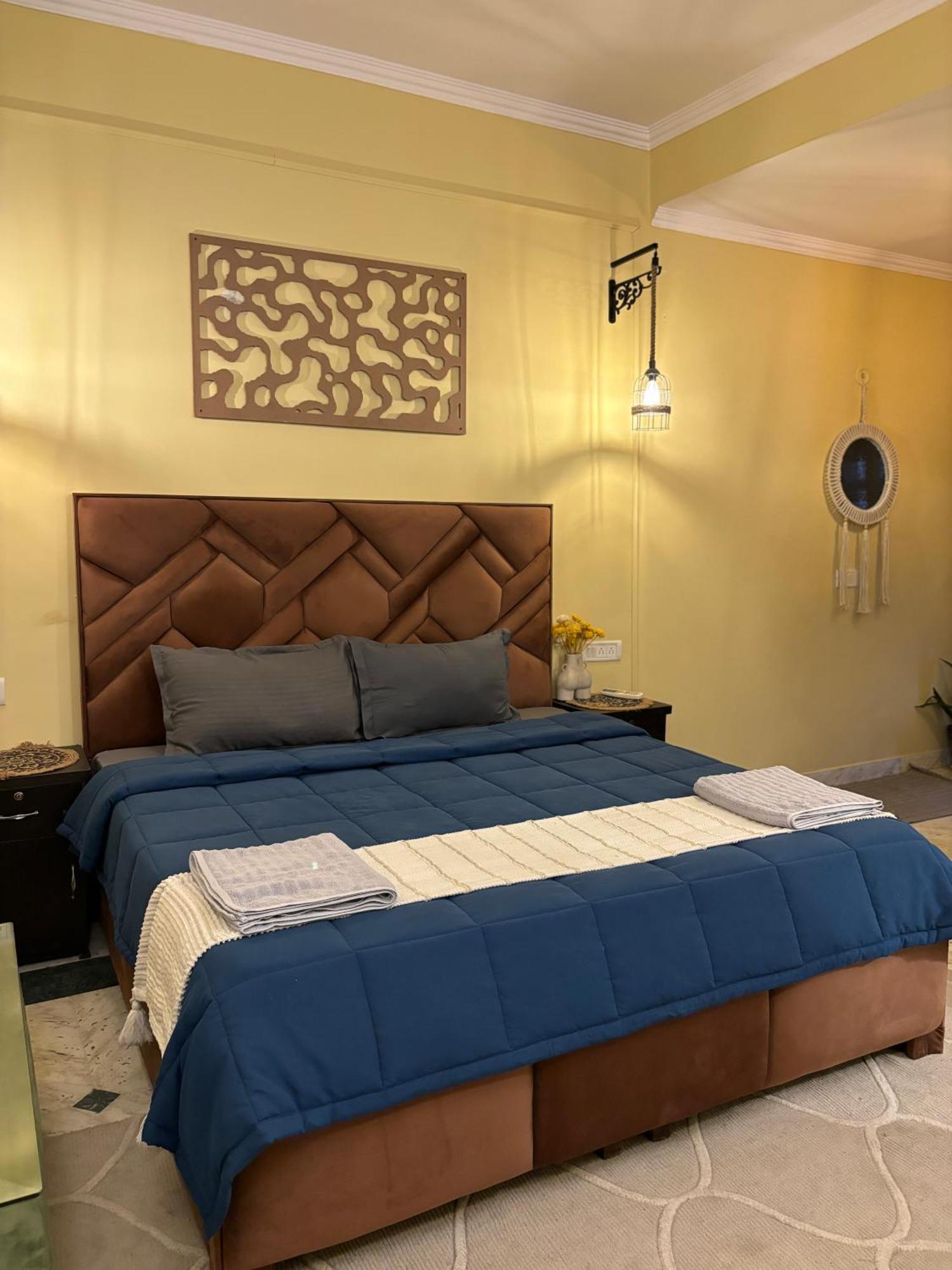 Atharva'S Homestay By Goaround Homes - Nehru Enclave Metro, South Delhi Új-Delhi Kültér fotó