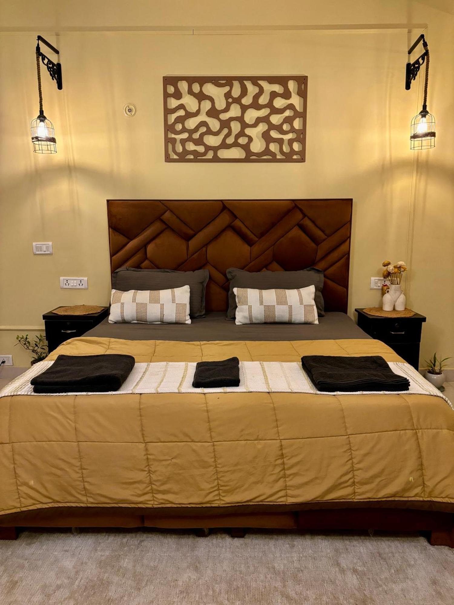 Atharva'S Homestay By Goaround Homes - Nehru Enclave Metro, South Delhi Új-Delhi Kültér fotó