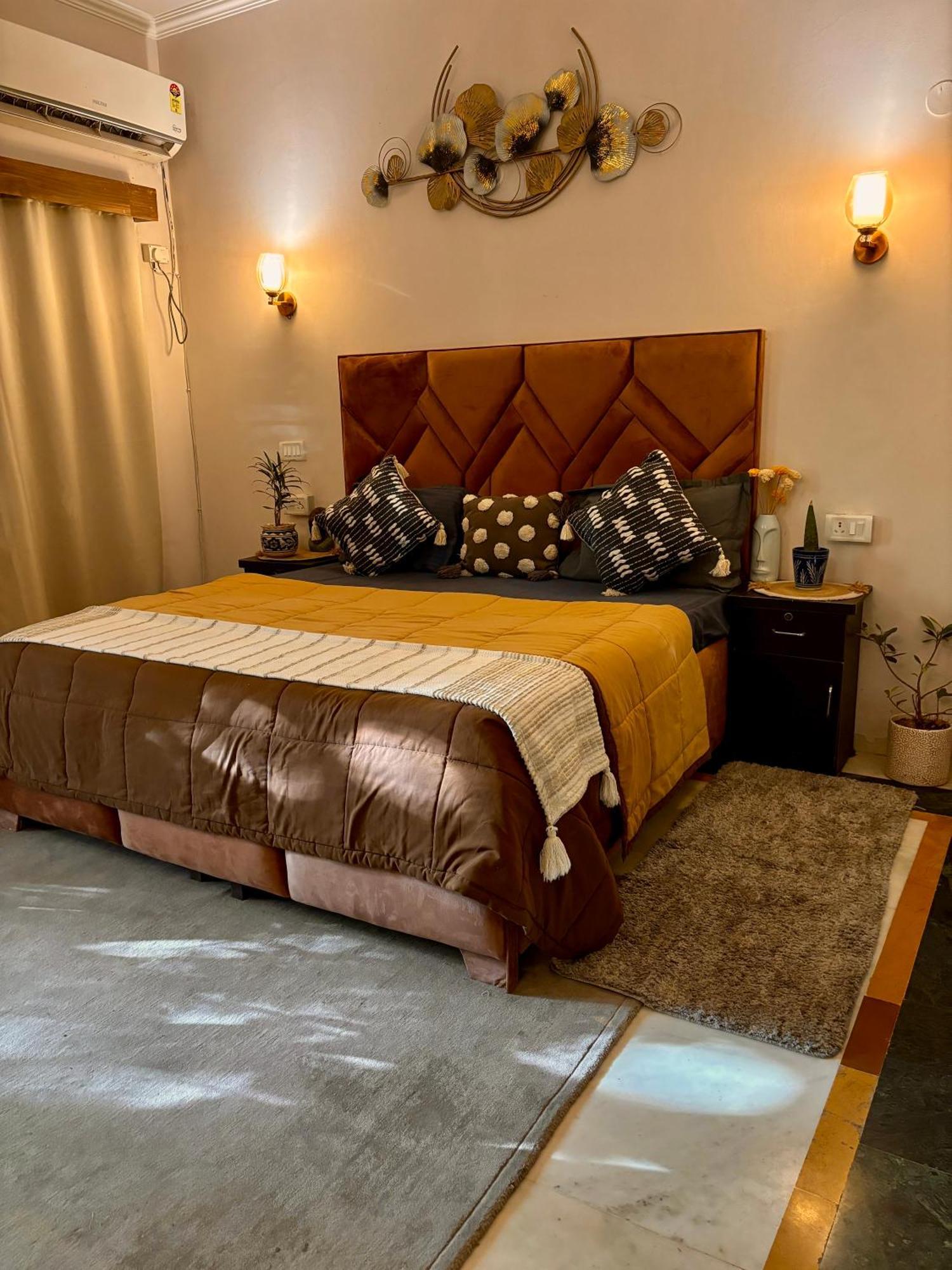 Atharva'S Homestay By Goaround Homes - Nehru Enclave Metro, South Delhi Új-Delhi Kültér fotó