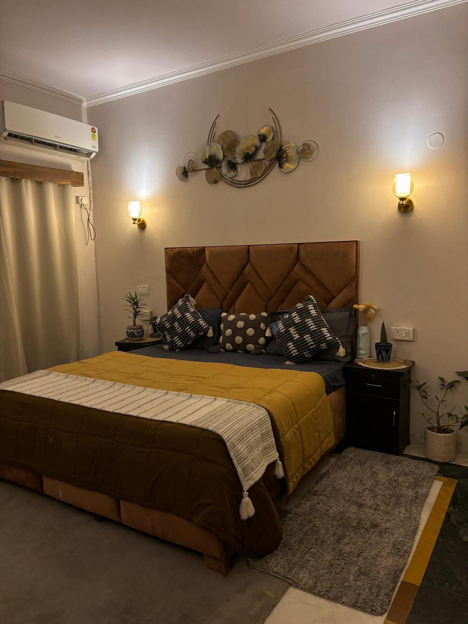 Atharva'S Homestay By Goaround Homes - Nehru Enclave Metro, South Delhi Új-Delhi Kültér fotó