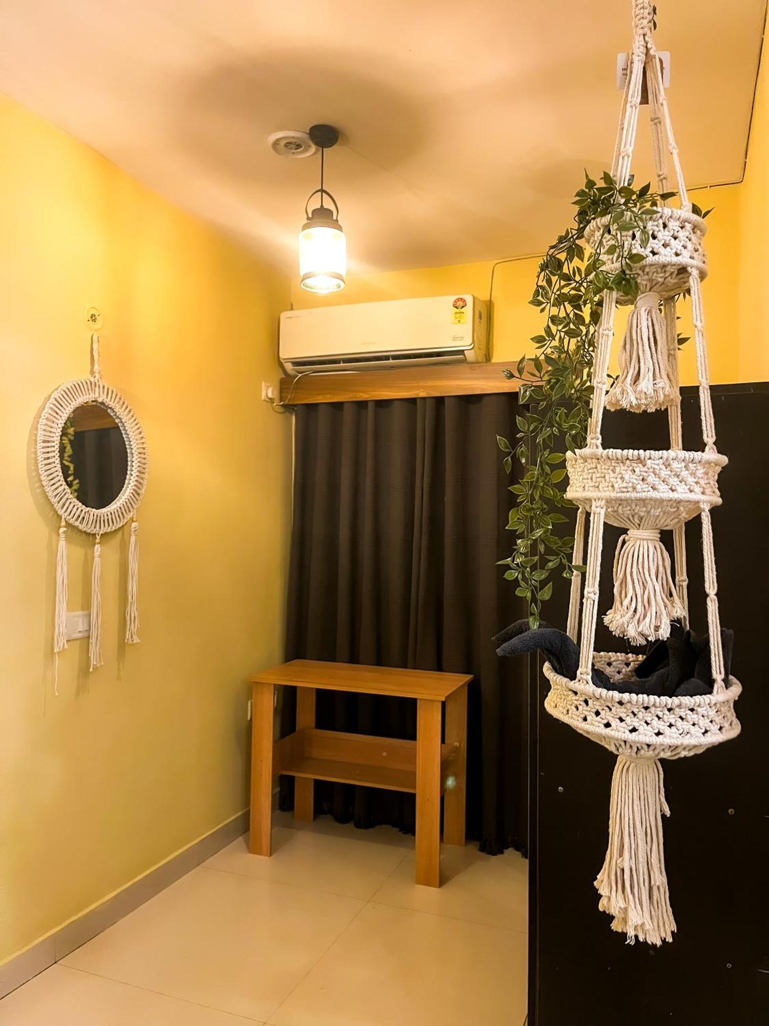 Atharva'S Homestay By Goaround Homes - Nehru Enclave Metro, South Delhi Új-Delhi Kültér fotó