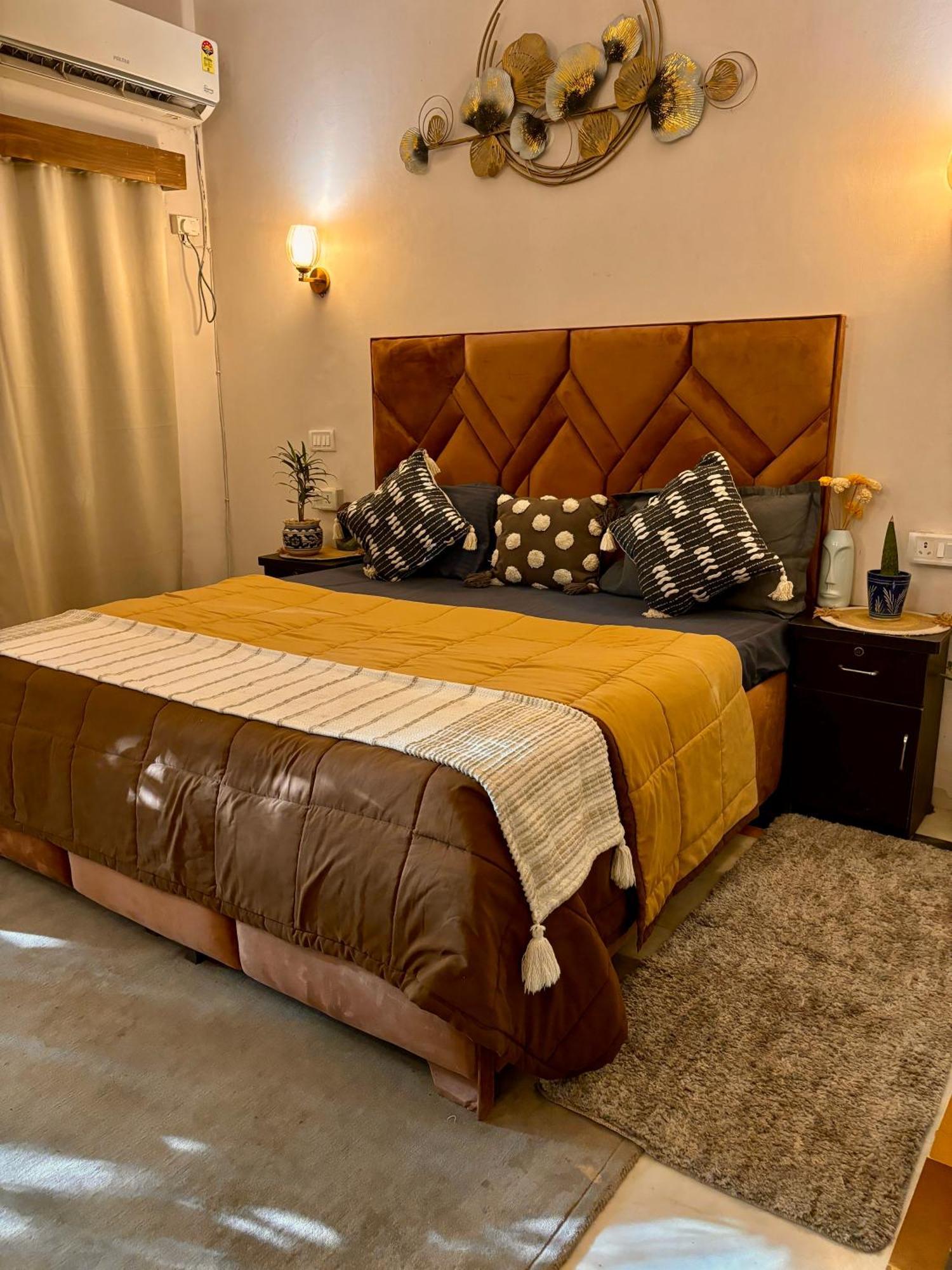 Atharva'S Homestay By Goaround Homes - Nehru Enclave Metro, South Delhi Új-Delhi Kültér fotó