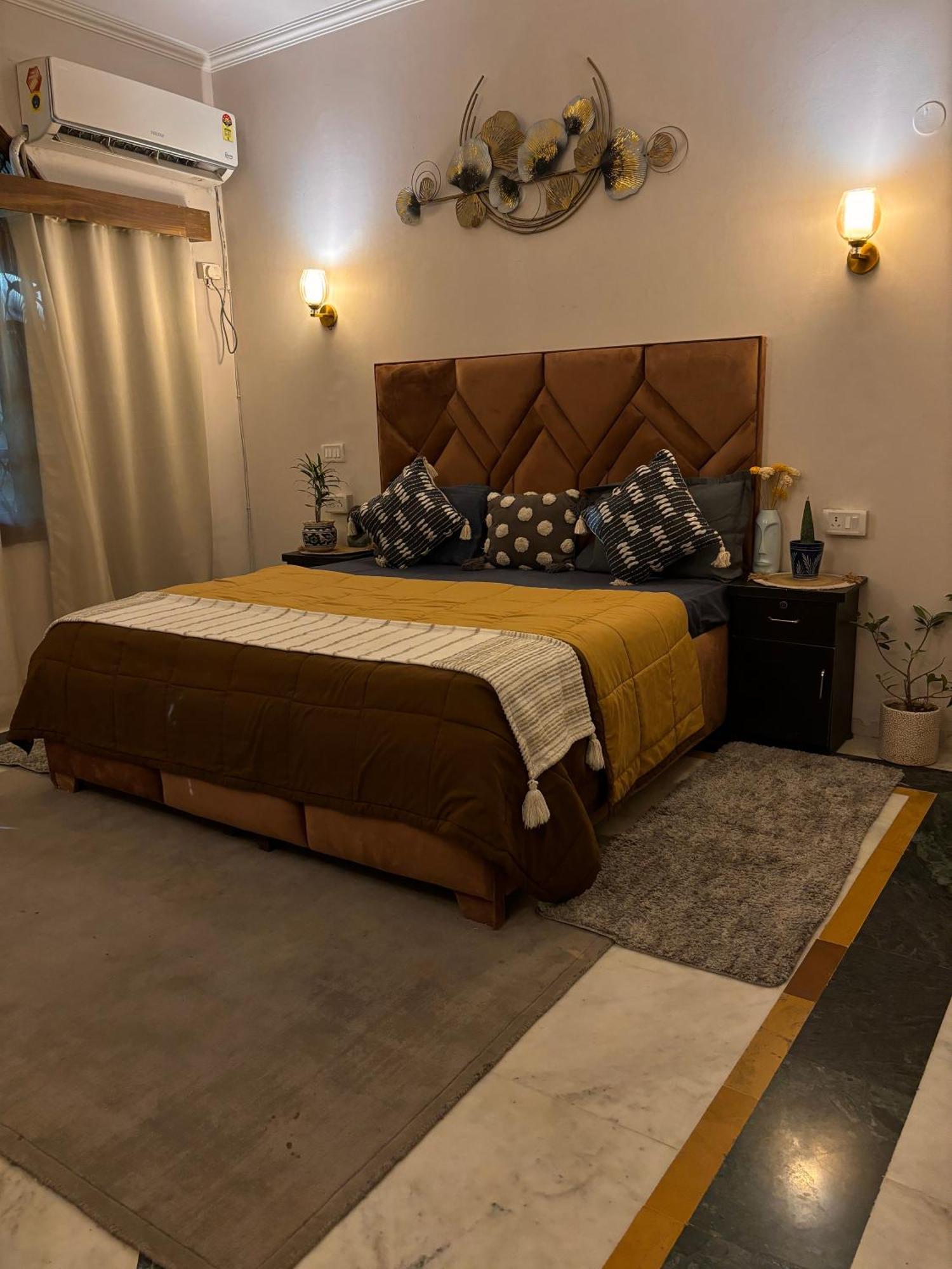 Atharva'S Homestay By Goaround Homes - Nehru Enclave Metro, South Delhi Új-Delhi Kültér fotó