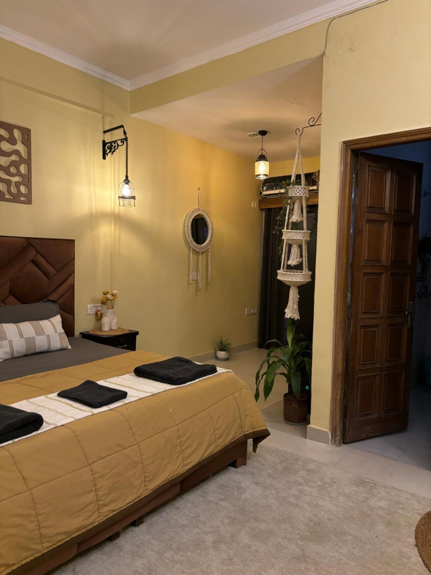 Atharva'S Homestay By Goaround Homes - Nehru Enclave Metro, South Delhi Új-Delhi Kültér fotó