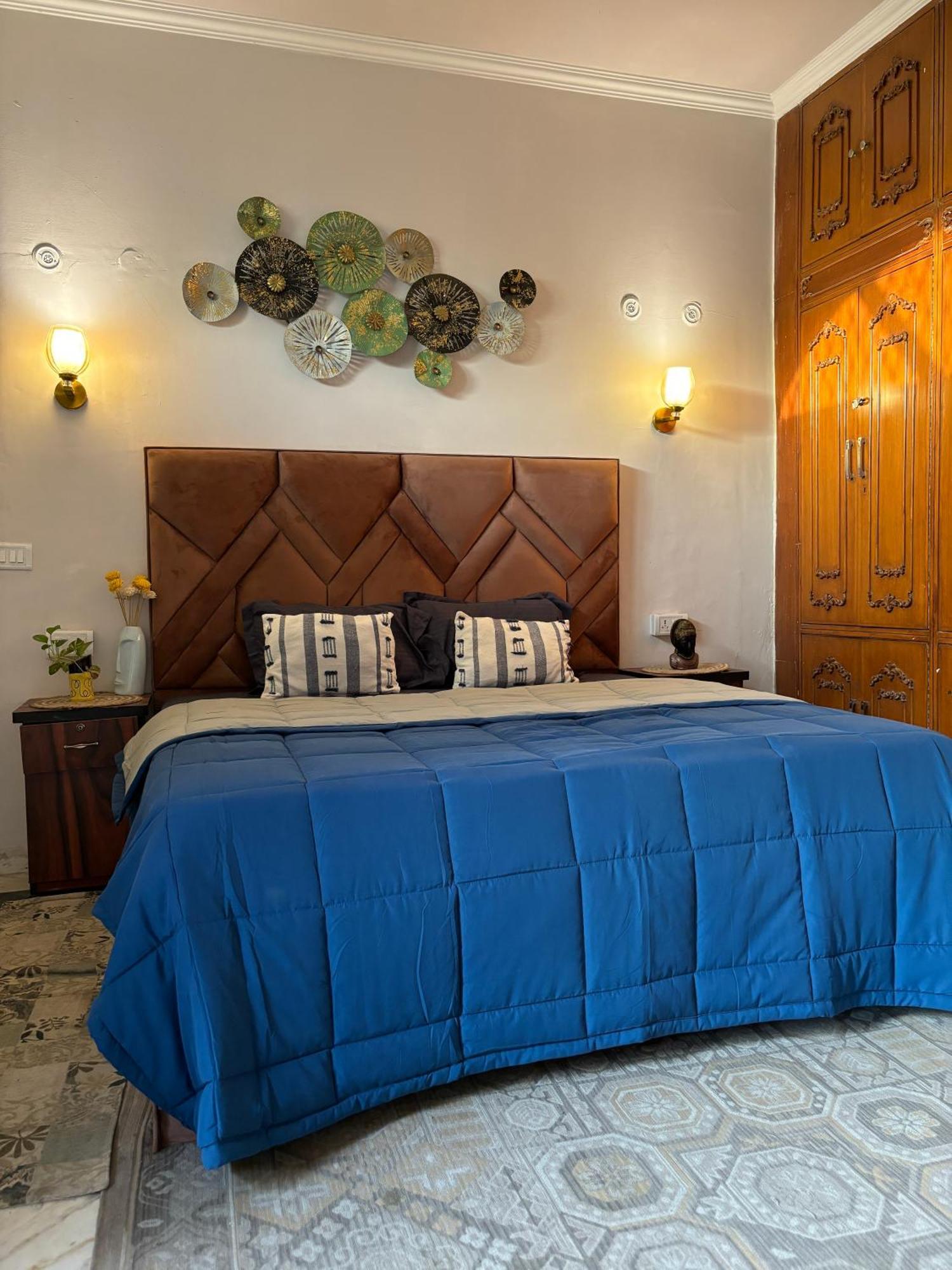 Atharva'S Homestay By Goaround Homes - Nehru Enclave Metro, South Delhi Új-Delhi Kültér fotó