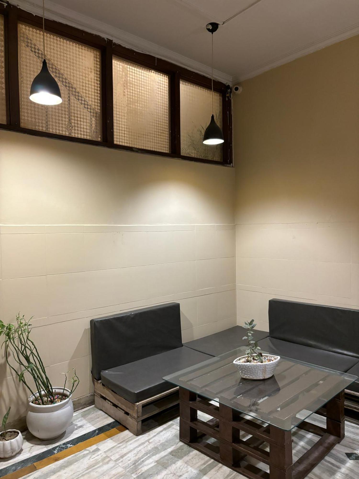 Atharva'S Homestay By Goaround Homes - Nehru Enclave Metro, South Delhi Új-Delhi Kültér fotó