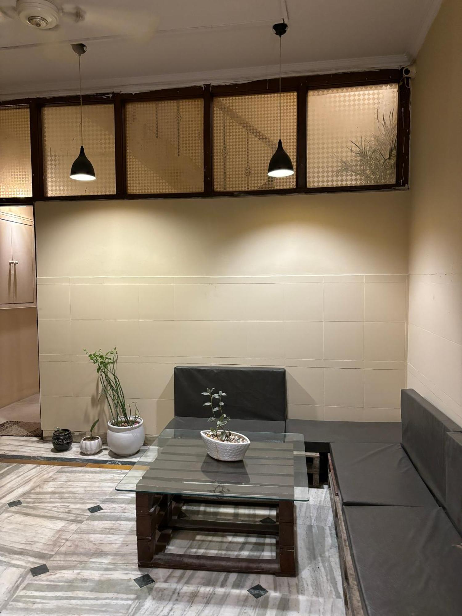 Atharva'S Homestay By Goaround Homes - Nehru Enclave Metro, South Delhi Új-Delhi Kültér fotó