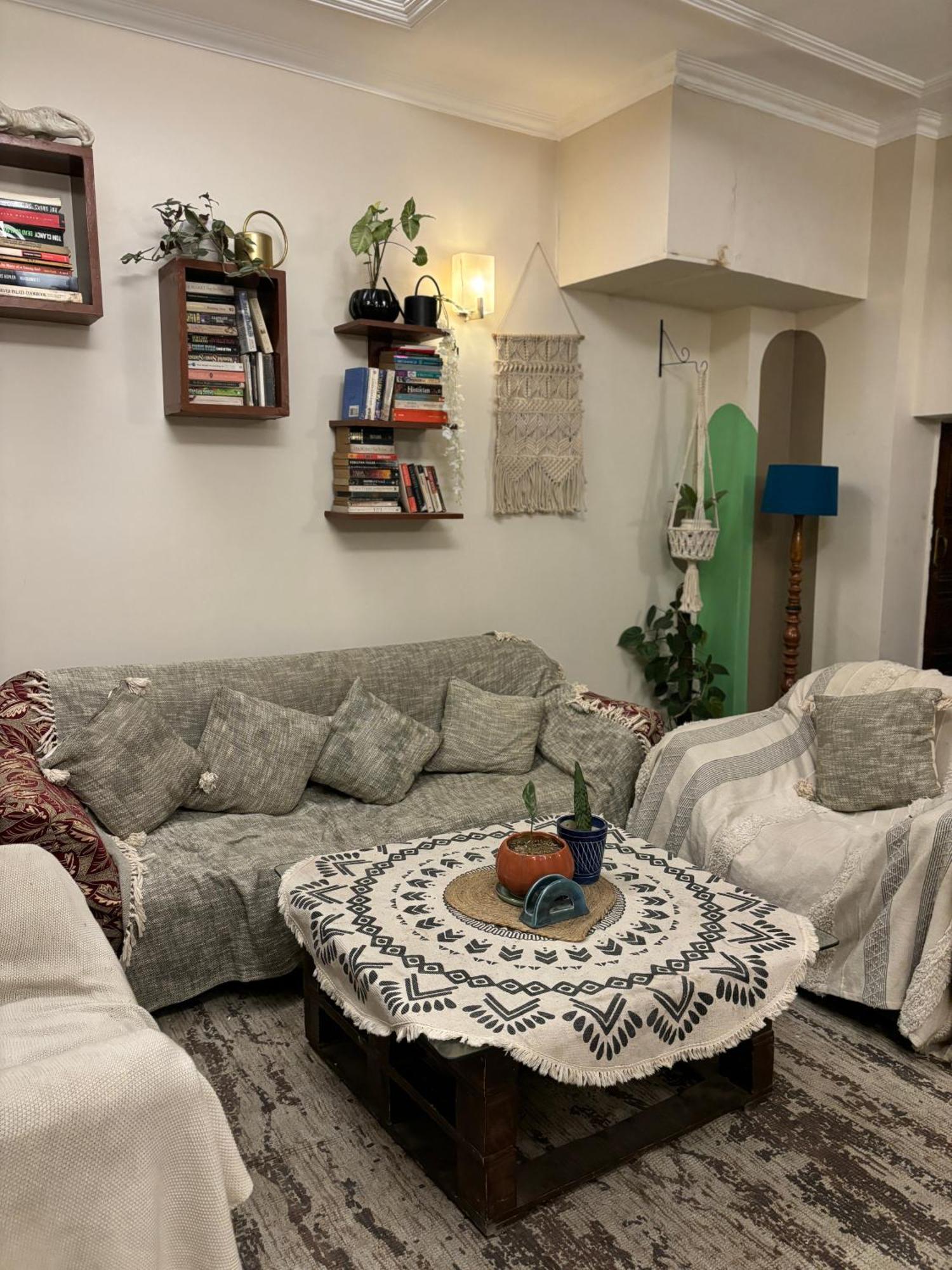 Atharva'S Homestay By Goaround Homes - Nehru Enclave Metro, South Delhi Új-Delhi Kültér fotó