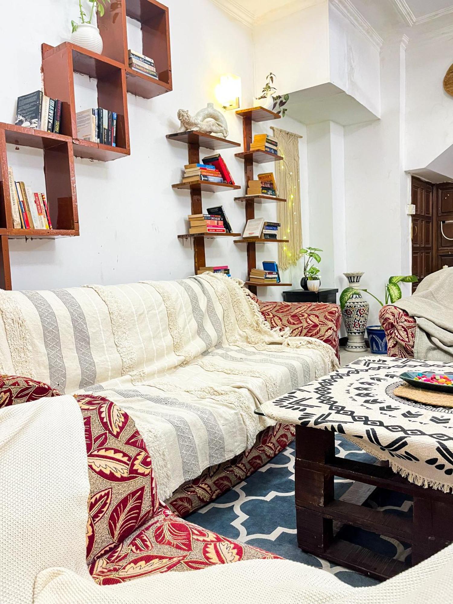 Atharva'S Homestay By Goaround Homes - Nehru Enclave Metro, South Delhi Új-Delhi Kültér fotó