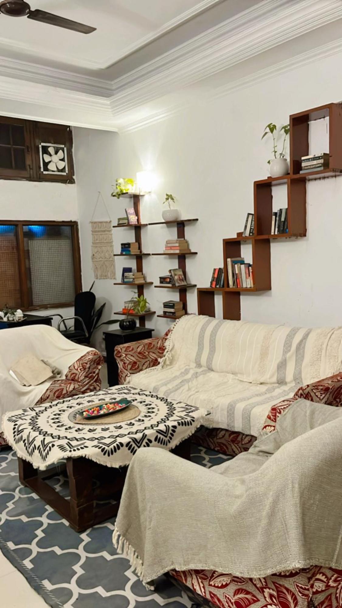 Atharva'S Homestay By Goaround Homes - Nehru Enclave Metro, South Delhi Új-Delhi Kültér fotó